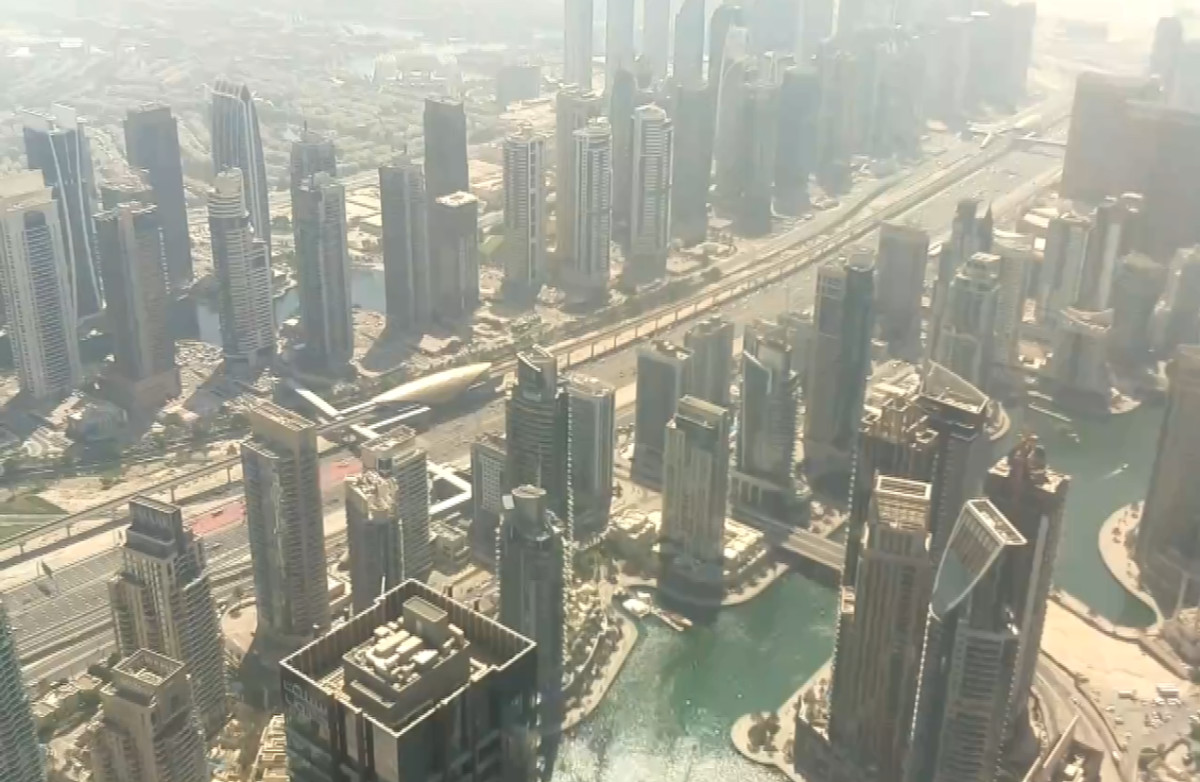 Picture from Dubai Marina UAE online camera in ,