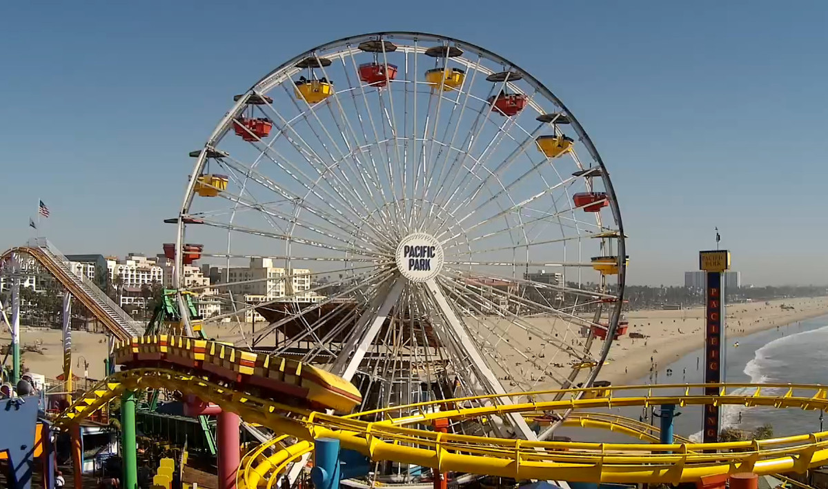 Picture from Pacific Park Solar Ferris Wheel Santa Monica online camera in , USA