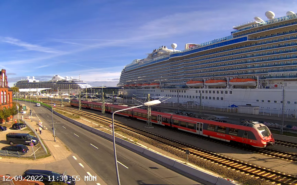 Live Webcam Warnemünde Seaport