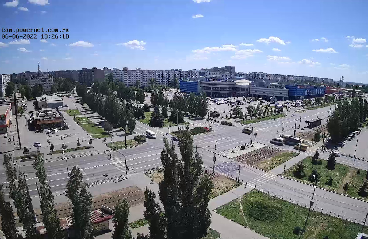 Intersection of Mira Street and Alexandrov Street, Volzhsky