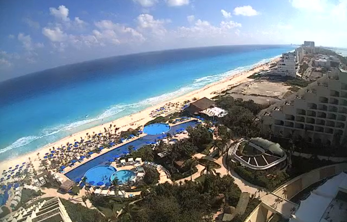 Live Aqua Beach Resort Cancun Webcam, Mexico