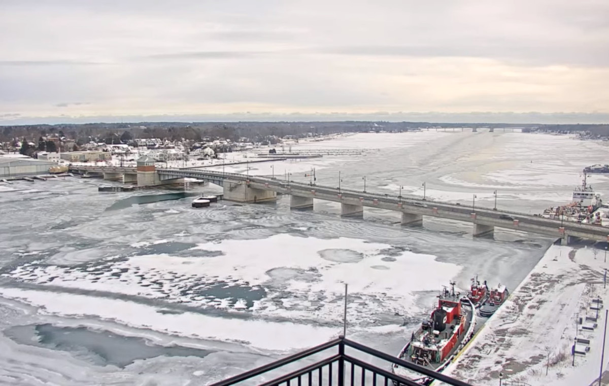 Michigan Street Bridge Live Webcam โ Sturgeon Bay, Wisconsin